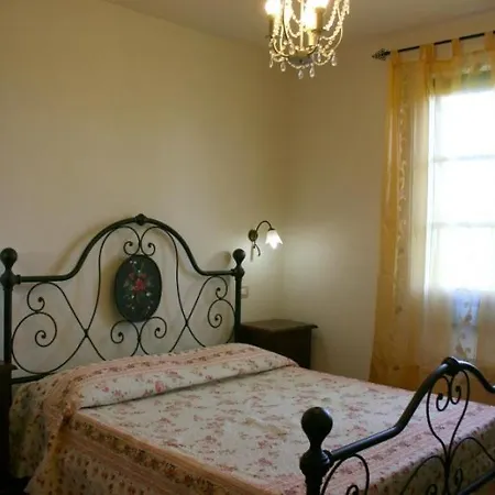 Fratticciola Sleeps 20 Pool Wifi 别墅